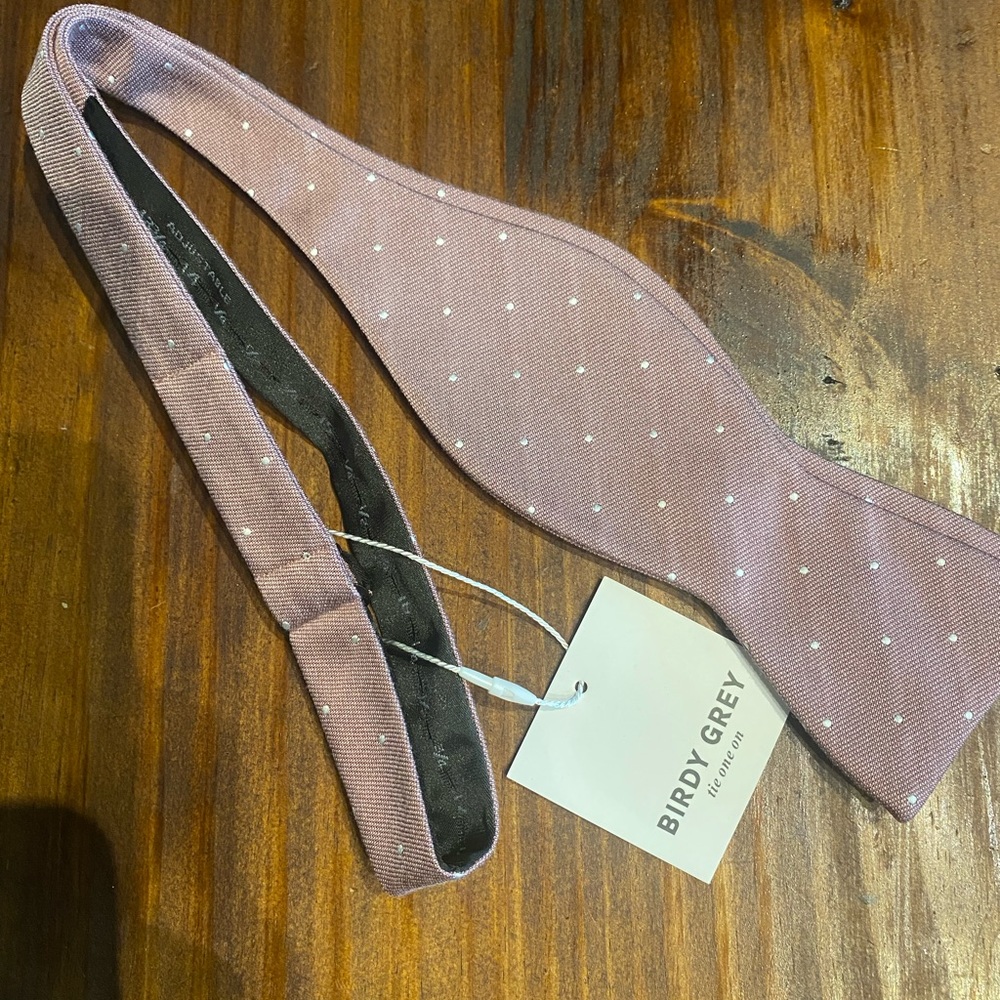 Birdy grey bow tie